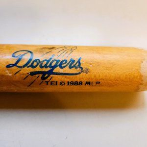Vintage 1988 LA Los Angeles Dodgers 18" Mini Souvenir Wooden Baseball MLB Bat